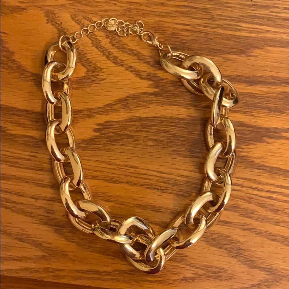 Gold chain necklace
